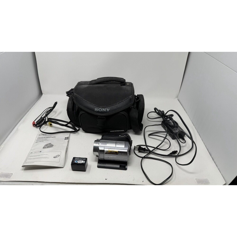 Sony Handycam DCR-SR220 Camcorder Silver 60GB HDD Carl Zeiss Bundle Tested Works
